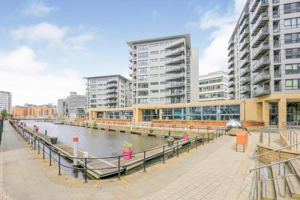 King Deluxe City Apt Large Balcony& Free Parking! Leeds  Exterior photo